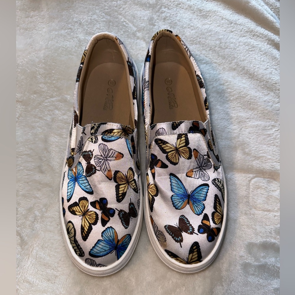 Butterfly shoes. Size 10 women’s